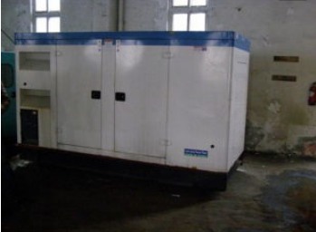 碌曲康明斯150kw大型柴油二手发电机组 碌曲康明斯150kw大型柴油二手发电机组